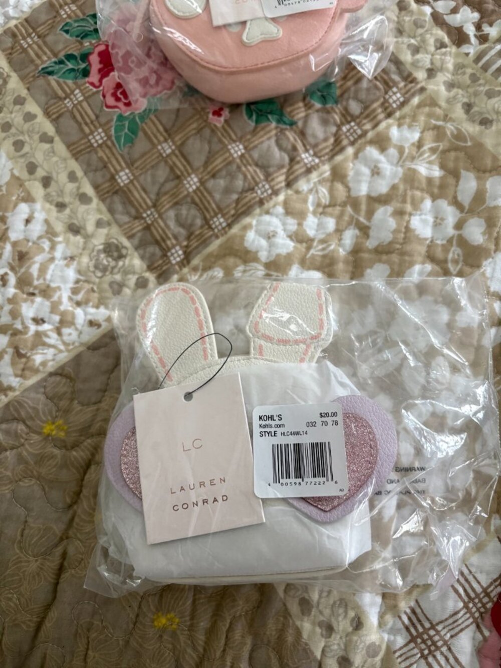 LC Lauren Conrad Sunglasses Bunny Coin Pouch - Picture 2 of 5